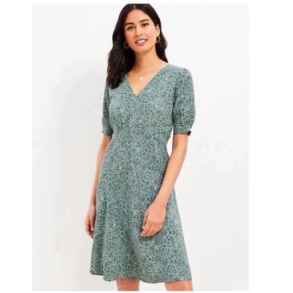 LOFT Dresses & Skirts - LOFT PETITES ANN TAYLOR Dress Size 8 Petite Green Paisley Print Short Sleeve